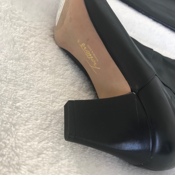 NWT Nordstrom Trotter’s Leather Black Zip Up Boots - Picture 2 of 10